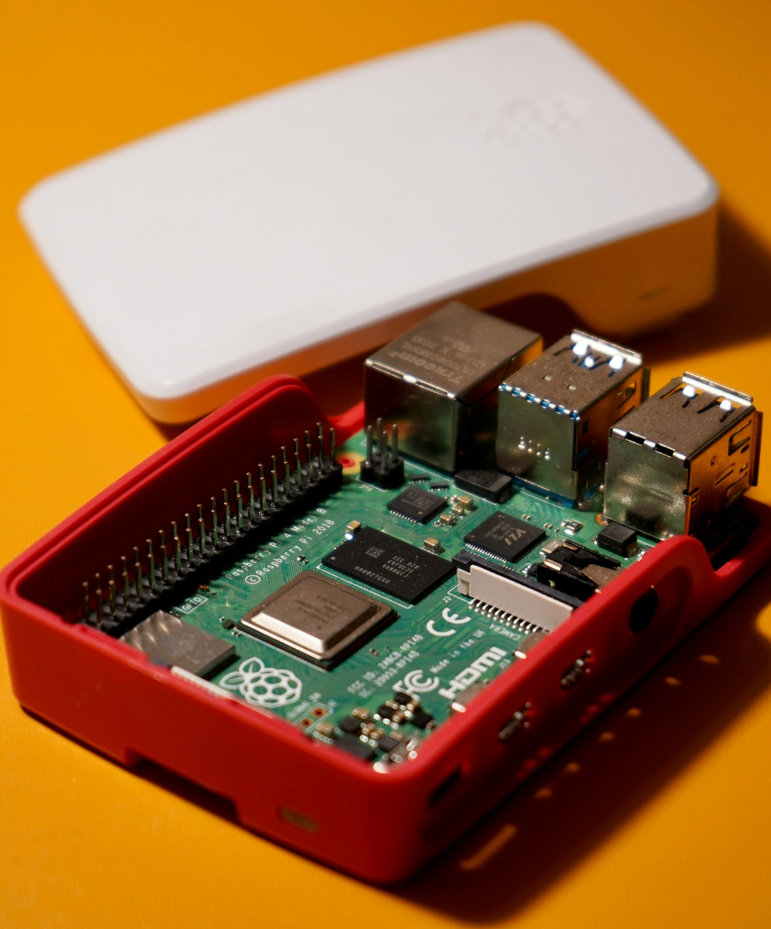 Embedded systems - Arduino, Raspberry Pi and microcontrollers